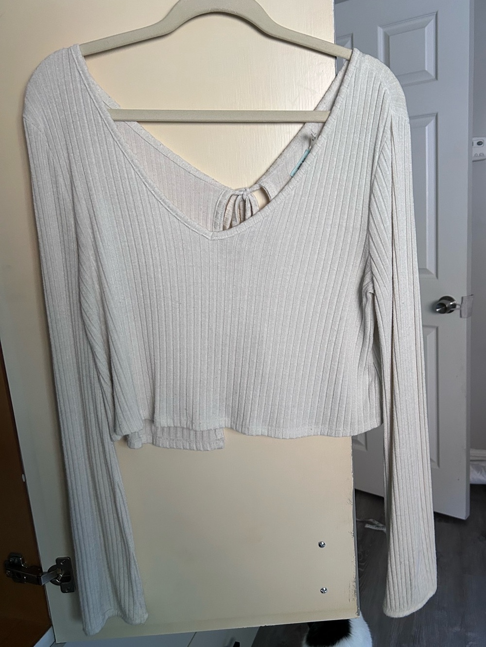 Urban Outfitters Kimchi Blue long sleeve ivory bow sweater top Size M